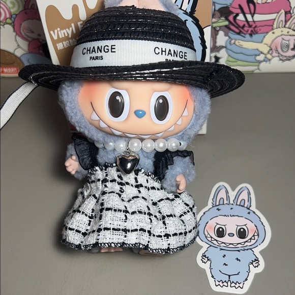 POP MART LABUBU Exciting Macaron Collection With Outfit (SEA SALT COCONUT) - Picture 13 of 17